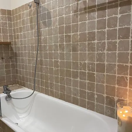 Quartier Montorgueil, Voie Pietonne, Dans Un Immeuble Du Xveme * Parijs