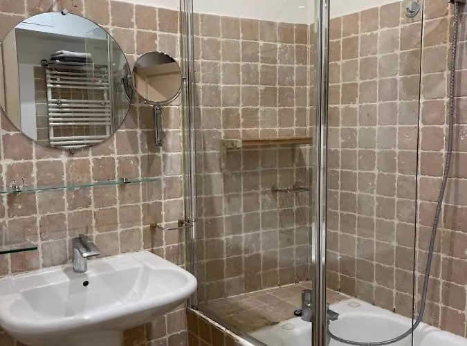 Quartier Montorgueil, Voie Pietonne, Dans Un Immeuble Du Xveme Апартаменты